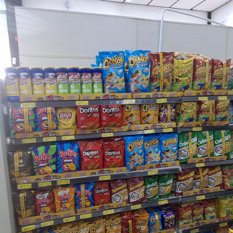 Prateleira de salgadinhos
